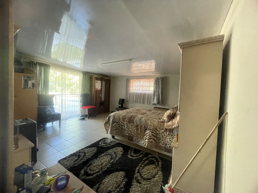 To Let 2 Bedroom Property for Rent in Flamwood North West